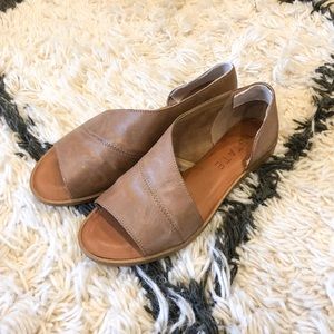 1. State Celvin Sandal Size 5.5